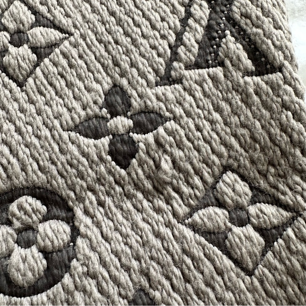 LOUIS VUITTON M72242 Esharp Logomania Scarf Verone gray wool/silk Women - Picture 4 of 12